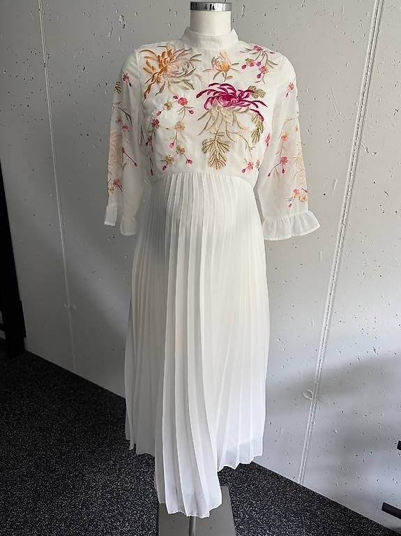 Asos Vestiti: Umstandskleid Gr.36 – Usato da Triesen venduto da DH1910