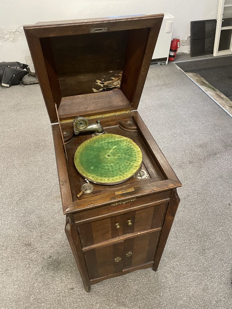 Giradischi: Stand Grammophon mit Platten ca 100 Jahre alt – Usato da Maur venduto da mar_9pbh 3