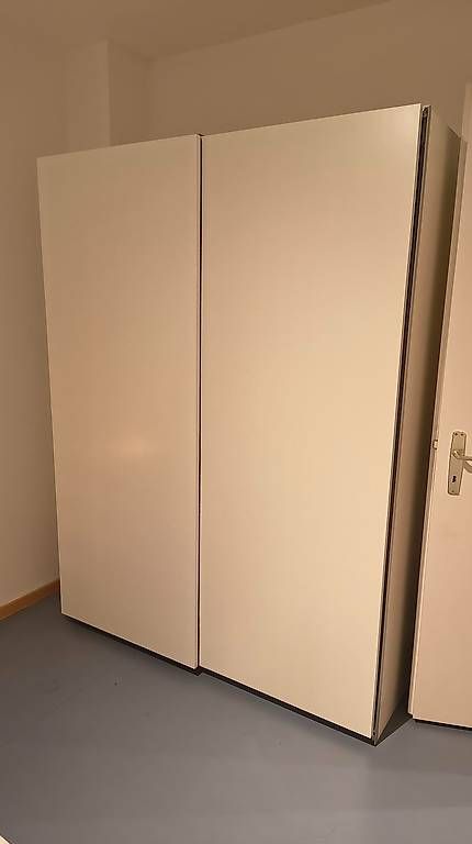 Ikea Armadi: Ikea Pax-Schrank – Usato da St. Gallen venduto da dominik.meyer00