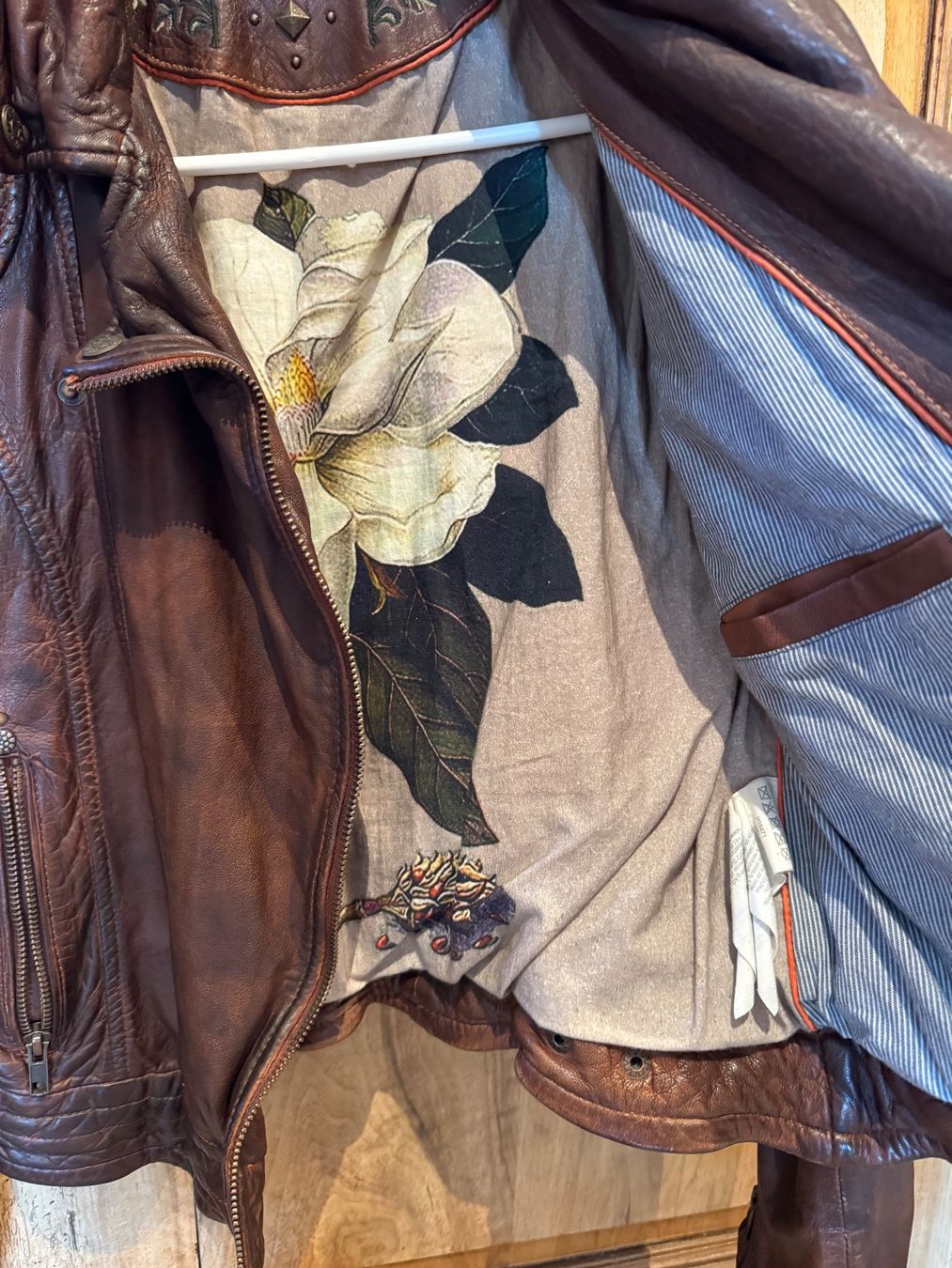 Nile Jacken: Nile XS Lederjacke – Gebraucht aus Trüllikon von sukre01 2