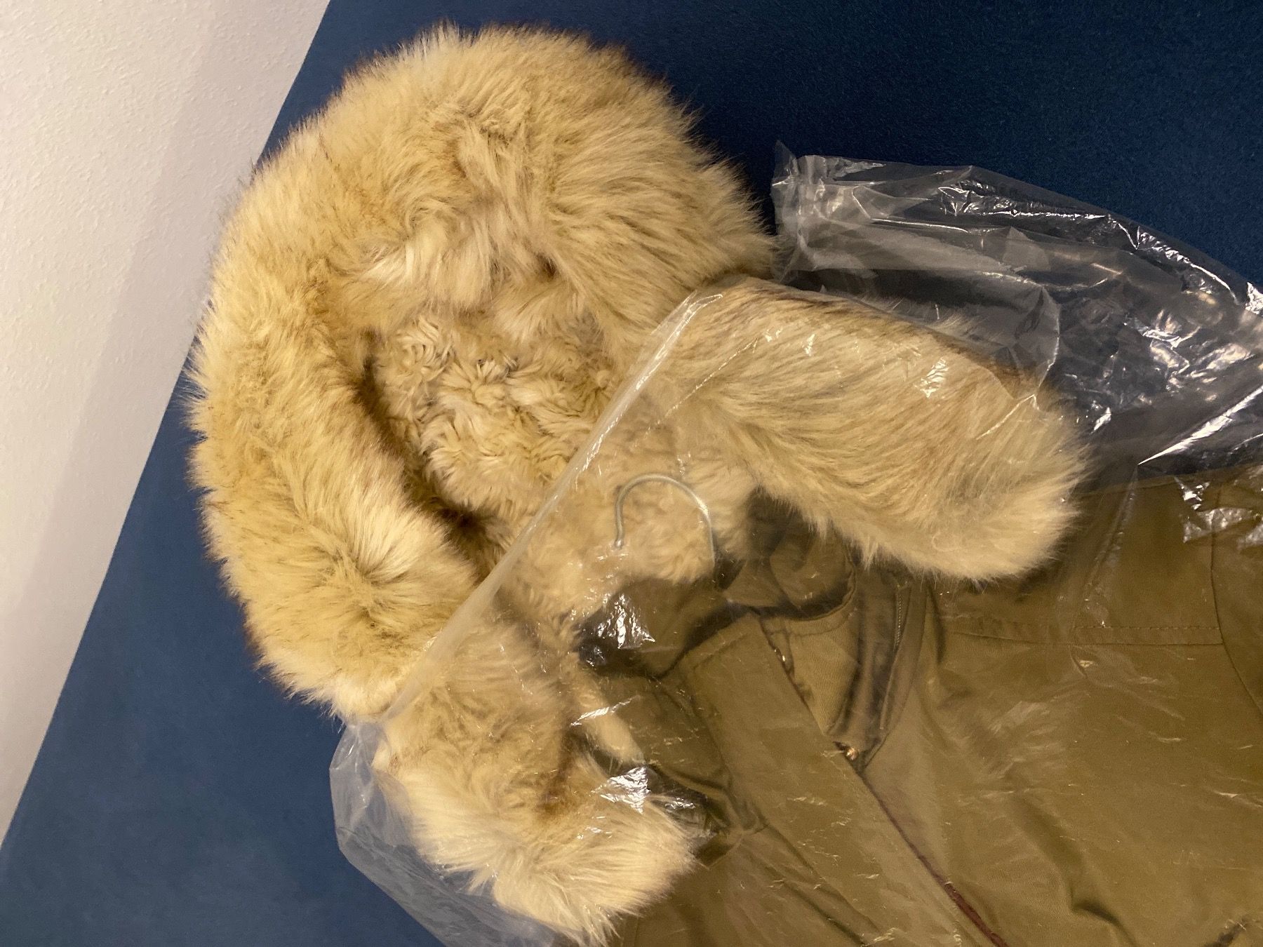 Mango Mäntel: Warmer Winterparka mit Pelzkragen Gr. M – Neu (gemäss Beschreibung) aus Zürich von Hamere 9