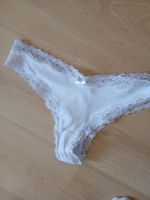 Damen String mit Spitze weiss ungetragen Grösse S