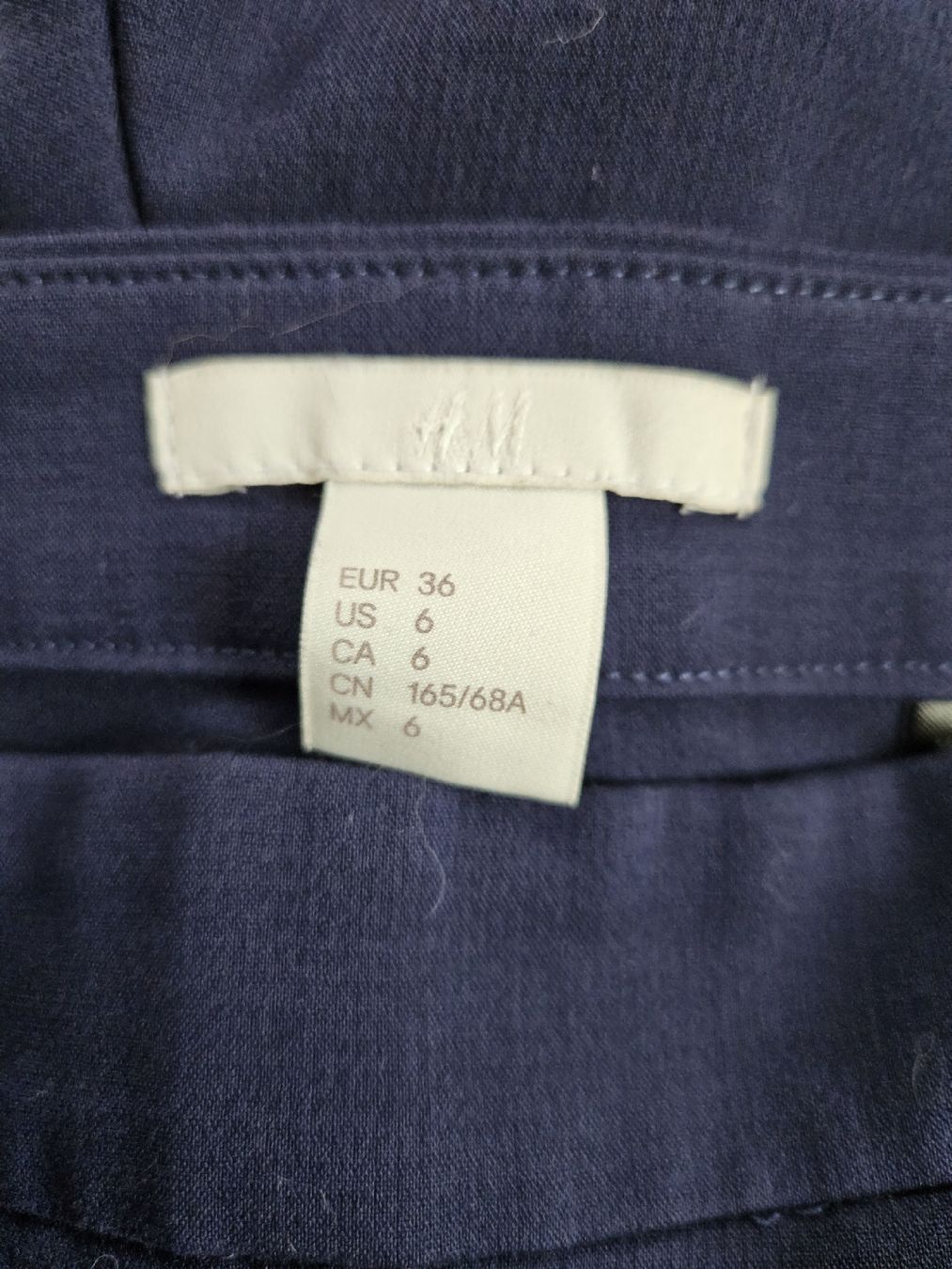H&M Pantaloni: H&M Shorts, Grösse 36, Dunkelblau – Usato da Ebikon venduto da SecondChance_byM 2