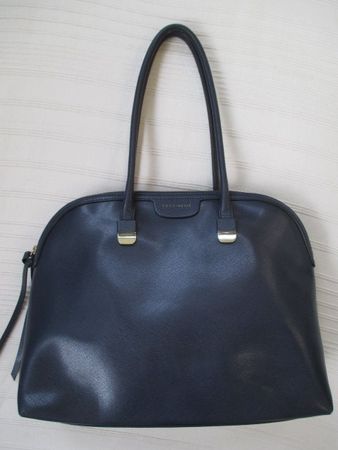 COCCINELLE – dunkelblaue Tasche aus Leder