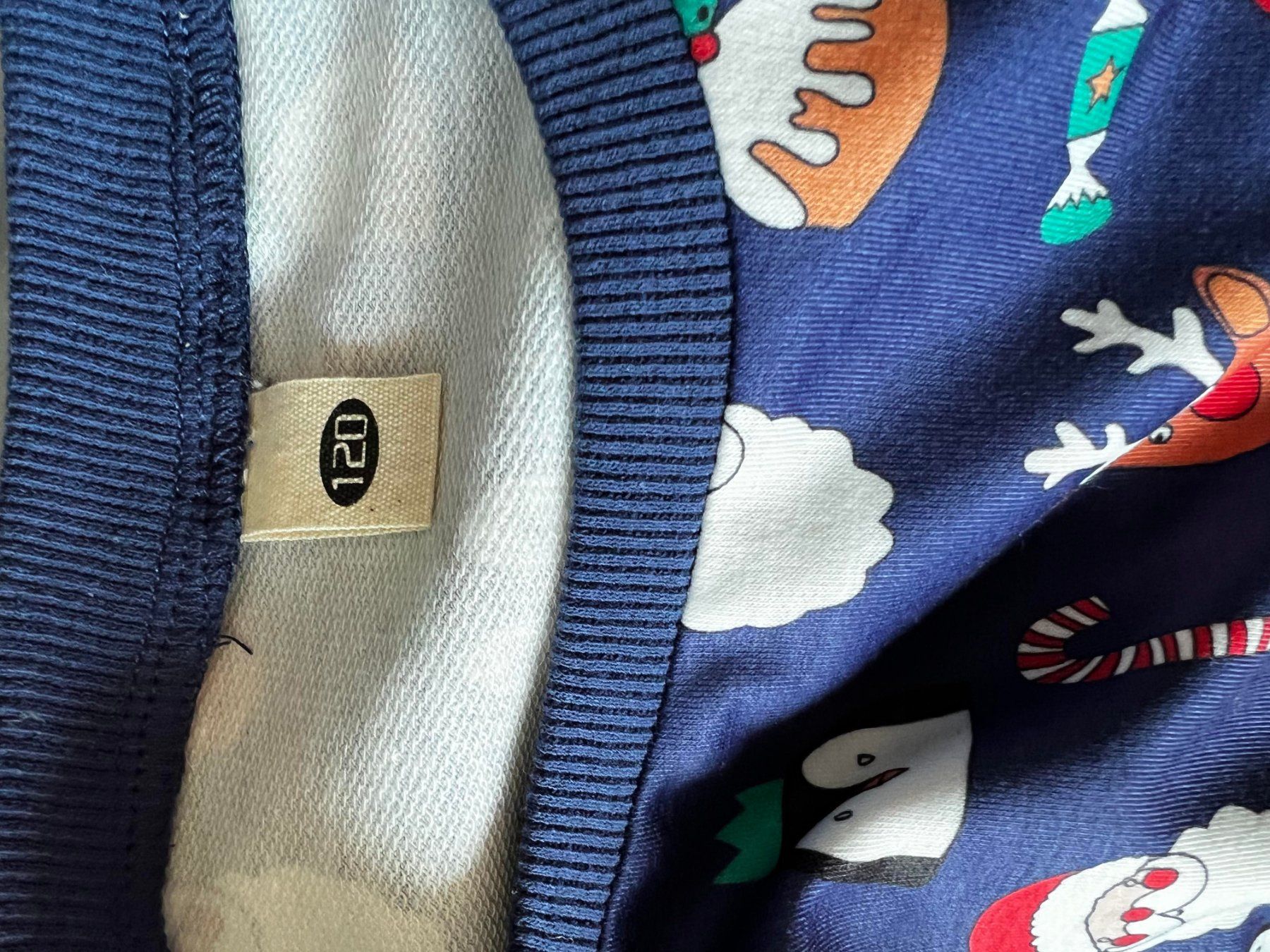 Pulls et sweat-shirts: Neue Pulli für Kinder 5-6 Jahren – Neuf avec emballage d'origine à Riehen par edu_92w7 7