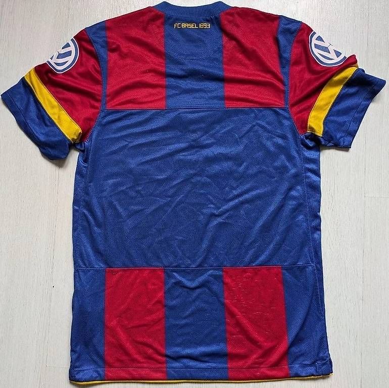 Nike Canottiere & Pantaloni: FC Basel Trikot Meistersaison 11/12 Gr. S – Usato da Basel venduto da noe.isler 1
