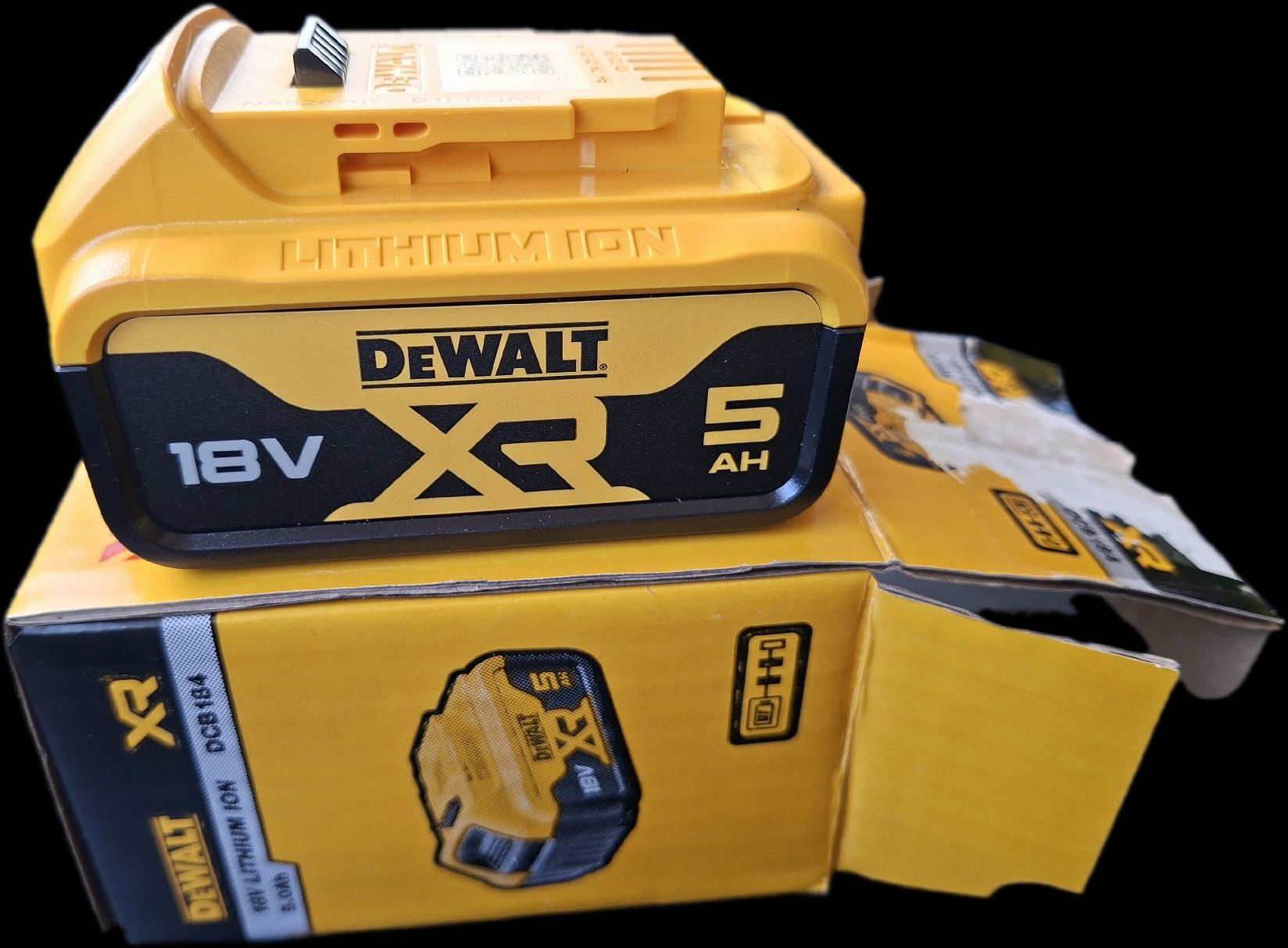 Dewalt Accus & piles: Dewalt Akku 18V – Neuf avec emballage d'origine à Wädenswil par Vodoo