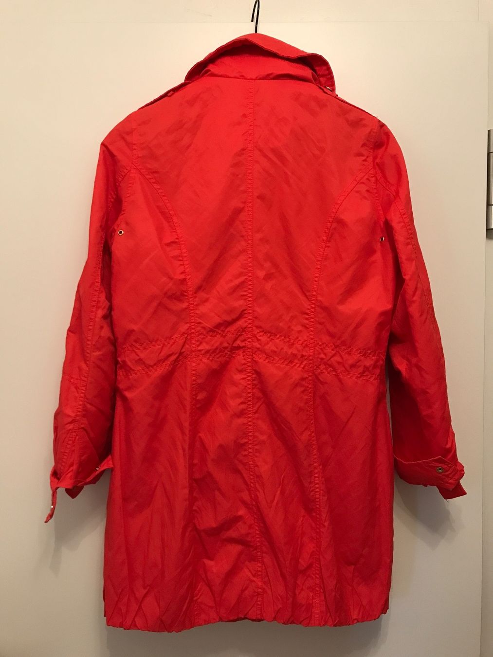 Maddison Giacche: “MODDISON” Regenjacke Größe 36 – Usato da Basel venduto da vitaminka 3