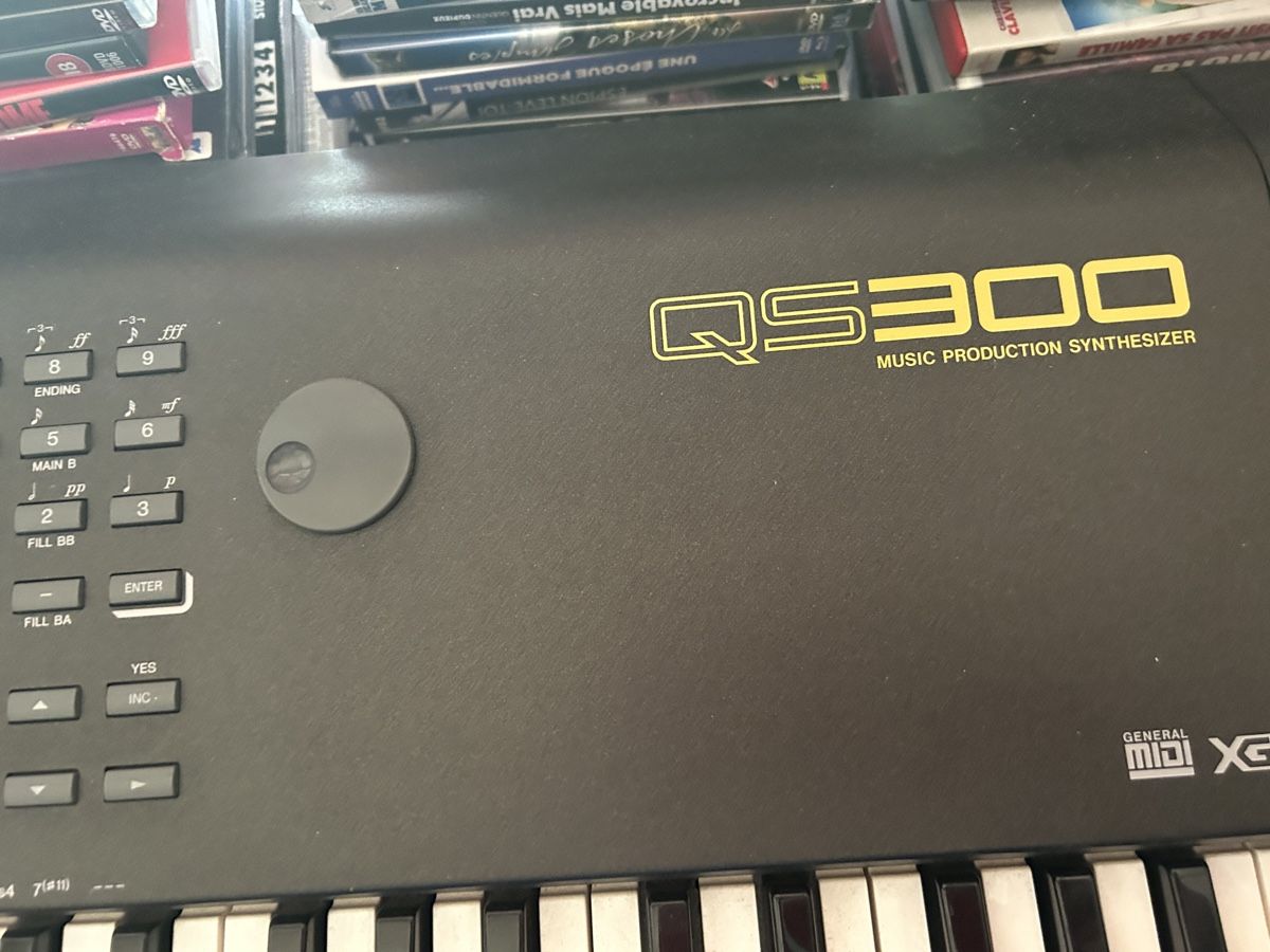 Yamaha Instruments de musique: Yamaha QS300 – D'occasion à Crissier par Body-Jonat 1