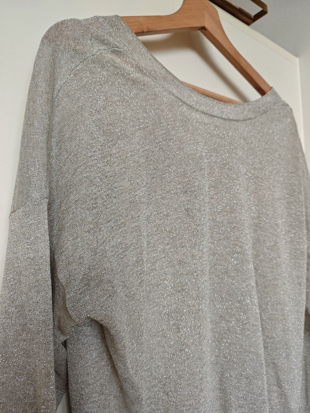 Massimo Dutti Chemisiers: Massimo Dutti Silver Knit Summer Top - Silver M 🩶🤍 – Neuf (Voir description) à Zürich par alu_dzr7 2