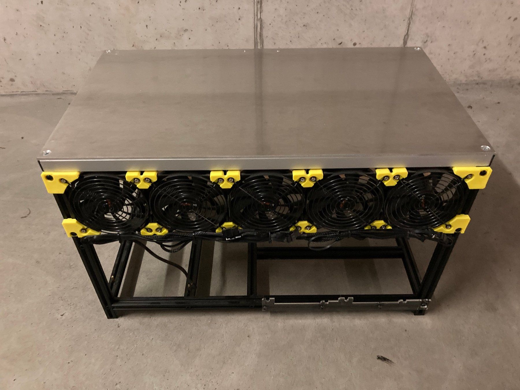 Coin Miner: Mining Rig Frame Veddha Minercase mit Aluminium Deckel – Usato da Wettingen venduto da Schabernack_sam