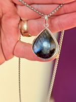 Collier avec pendentif en labradorite naturelle
