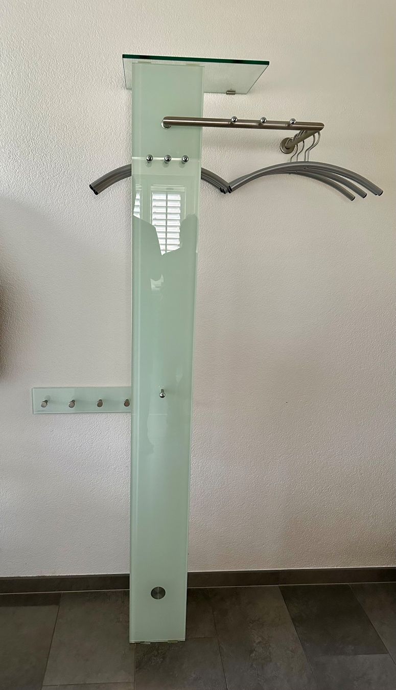 Guardaroba: Garderobe aus Glas – Usato da Flurlingen venduto da Phugentobler