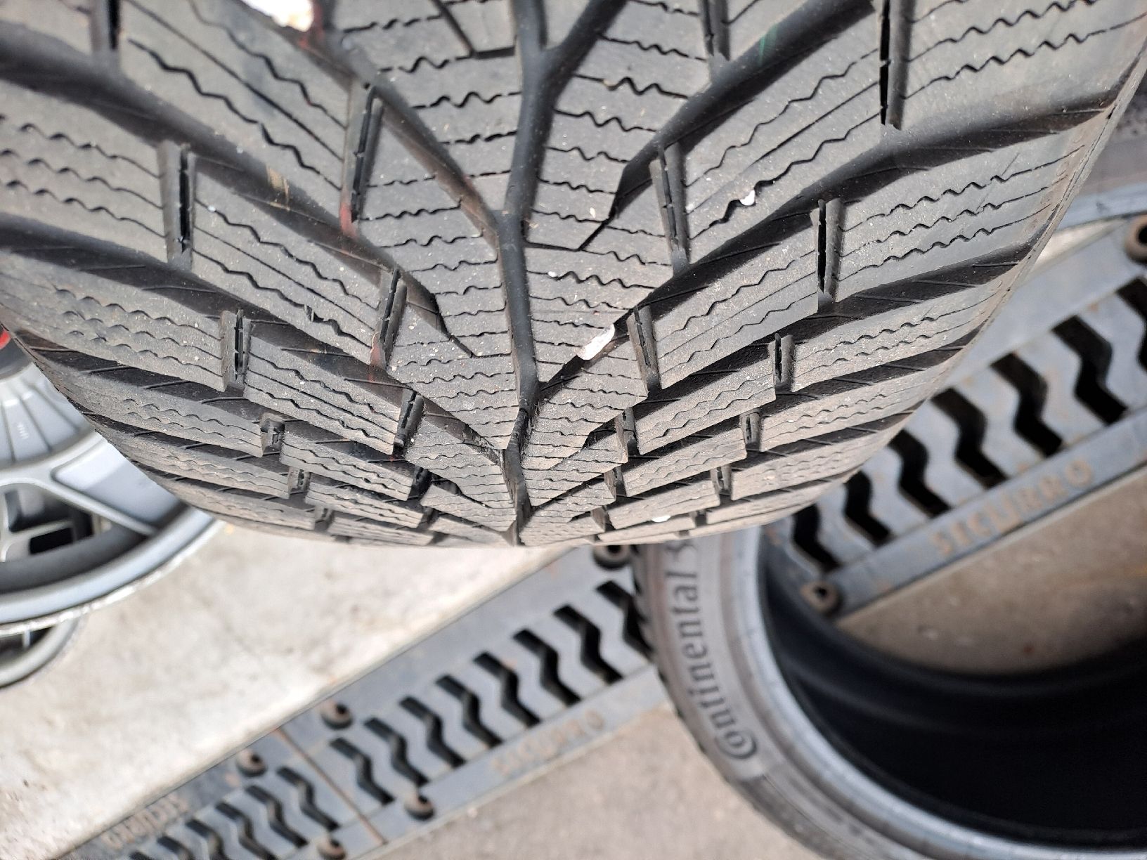 Pneumatici & Ruote complete: Continental TS870 215/45-17 – Usato da Wallenwil venduto da Haselberg 7
