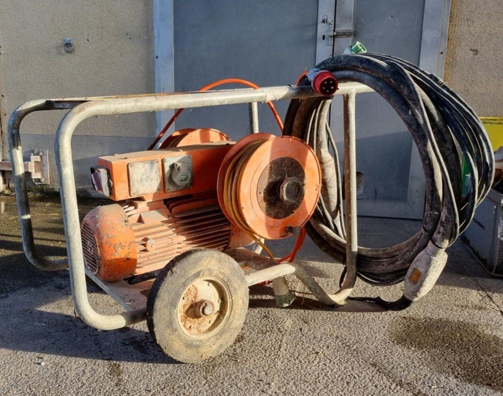 Tutte le macchine: Beton Vibrator – Usato da Besenbüren venduto da StellavomTinkerhof