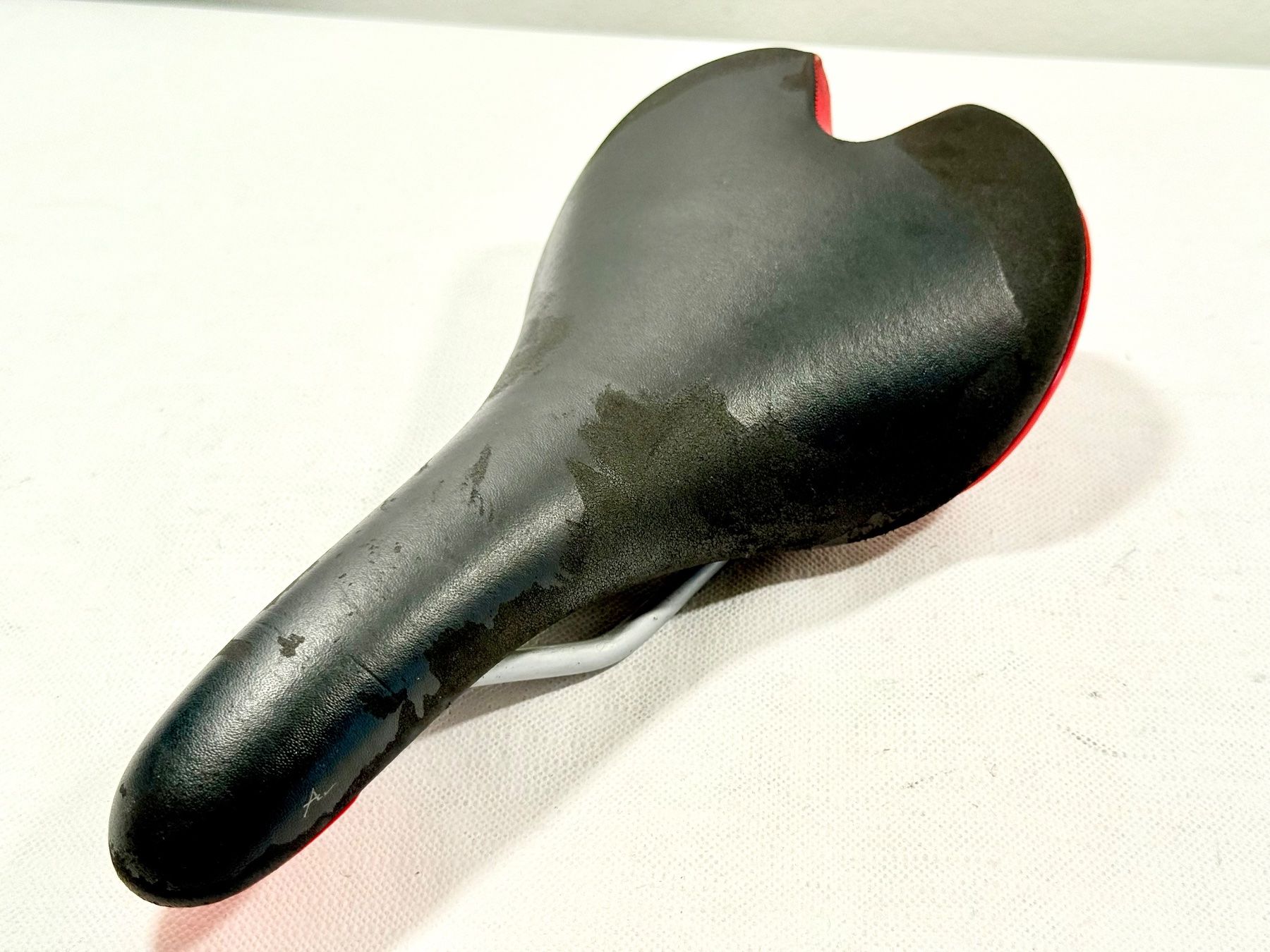 Fizik Ersatzteile: Fizik Sattel saddle 264 Gramm / 2607 – Gebraucht aus Luzern von bikeandbeltcom 1
