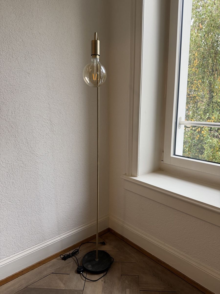 Lampade: Stehlampe goldig – Usato da Zürich venduto da jennifer.boss 2