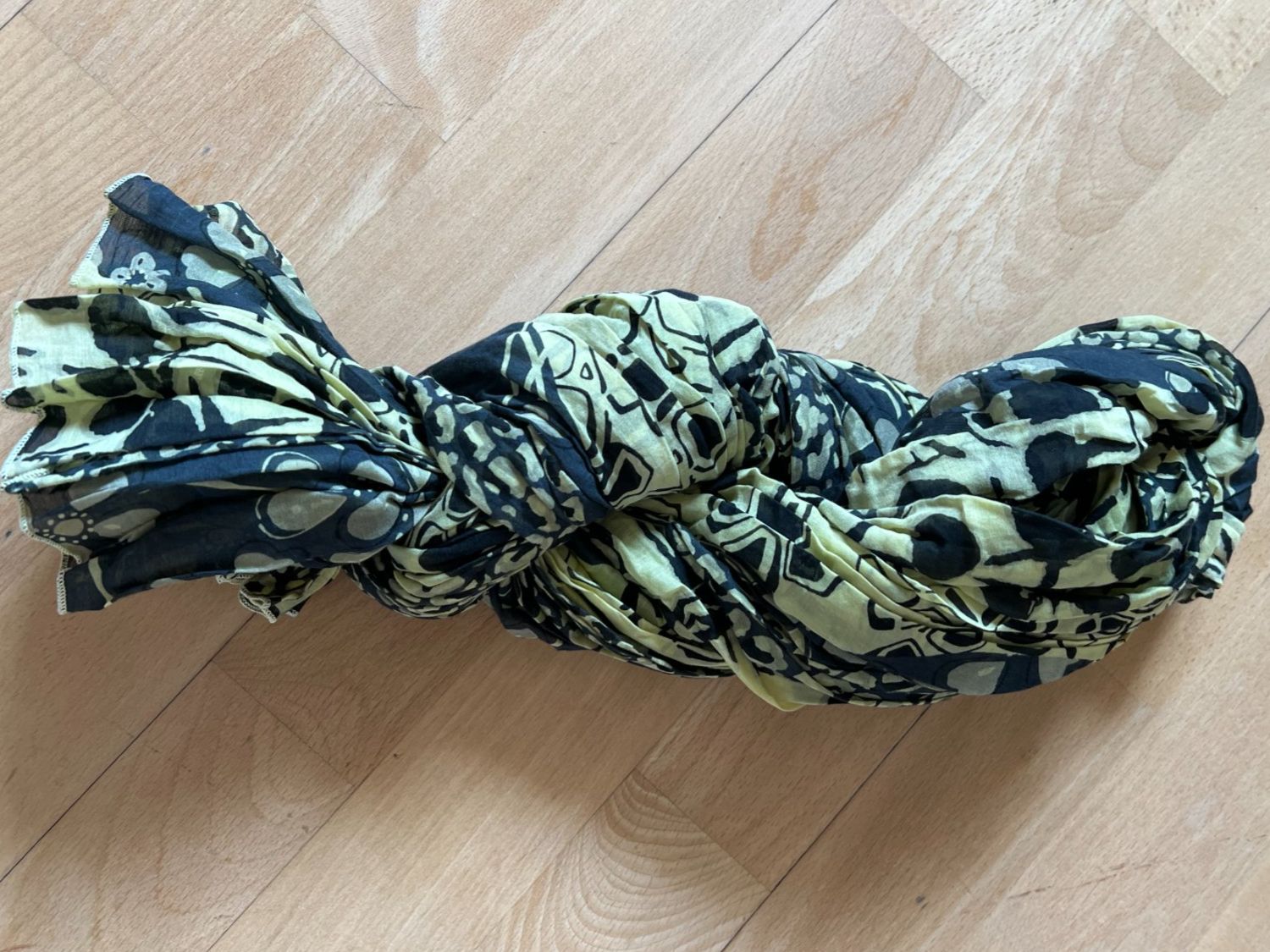 Colora Foulard & Sciarpe: Colora Schal, 27% Seide, Hellgrün, NEU – Nuovo (secondo la descrizione) da Worb venduto da farben20zauber 3