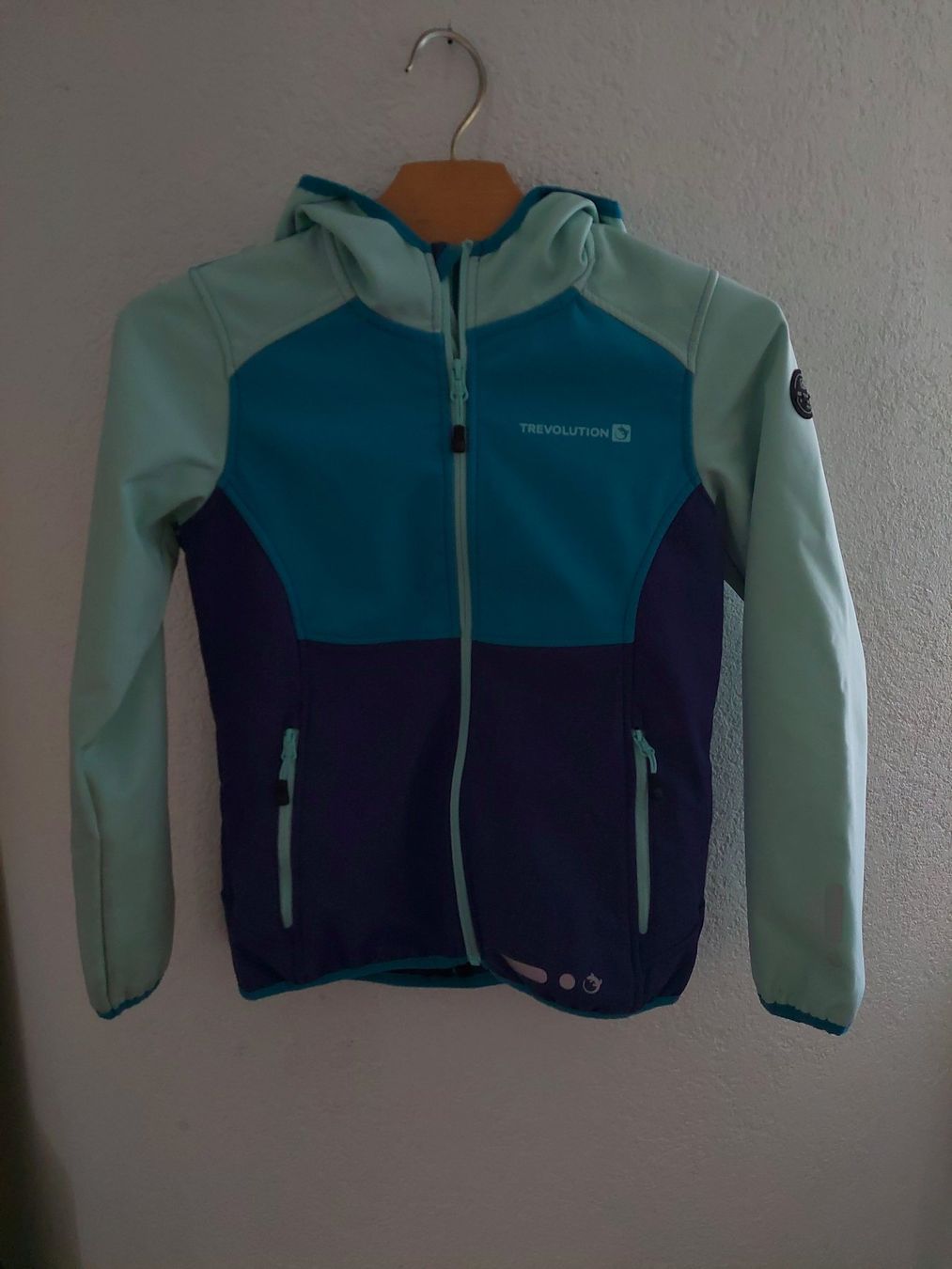 Jacken & Mäntel: Softshell Trevolution 152 – Gebraucht aus Dietikon von Giraffaella