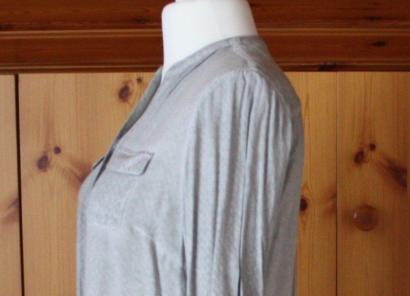 Camicette: Bluse Langarm LIEBESKIND hellgrau Gr. XL – Difettoso da Flüelen venduto da Diversicum-Curvy 4