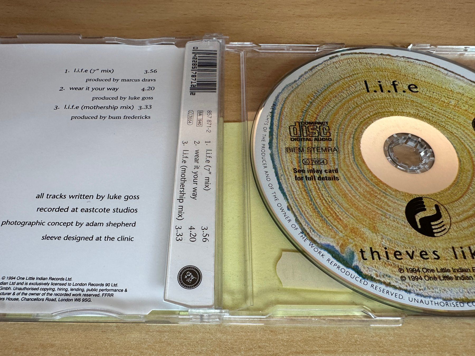CDs: Thieves Like Us – L.i.f.e - Maxi  Single CD – D'occasion à Rikon im Tösstal par Alpenmutz 1