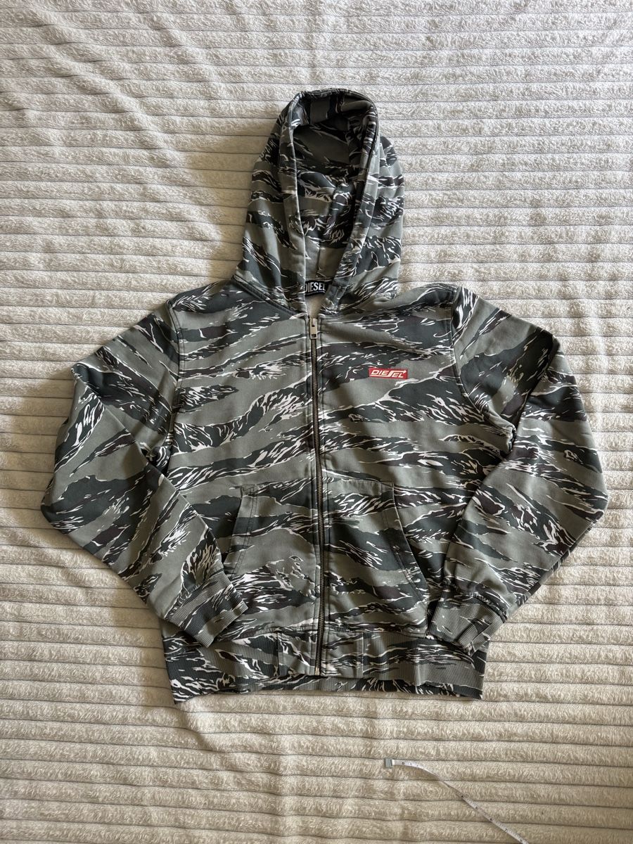 Diesel Pullover & Sweatshirts: Diesel Zip Hoodie Kapuzenpullover – Gebraucht aus Vionnaz von b_f_d_r_g