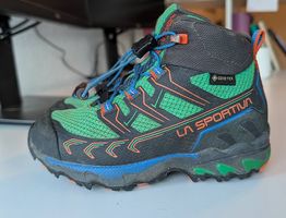 Gut erhaltene Wanderschuhe Gr. 28