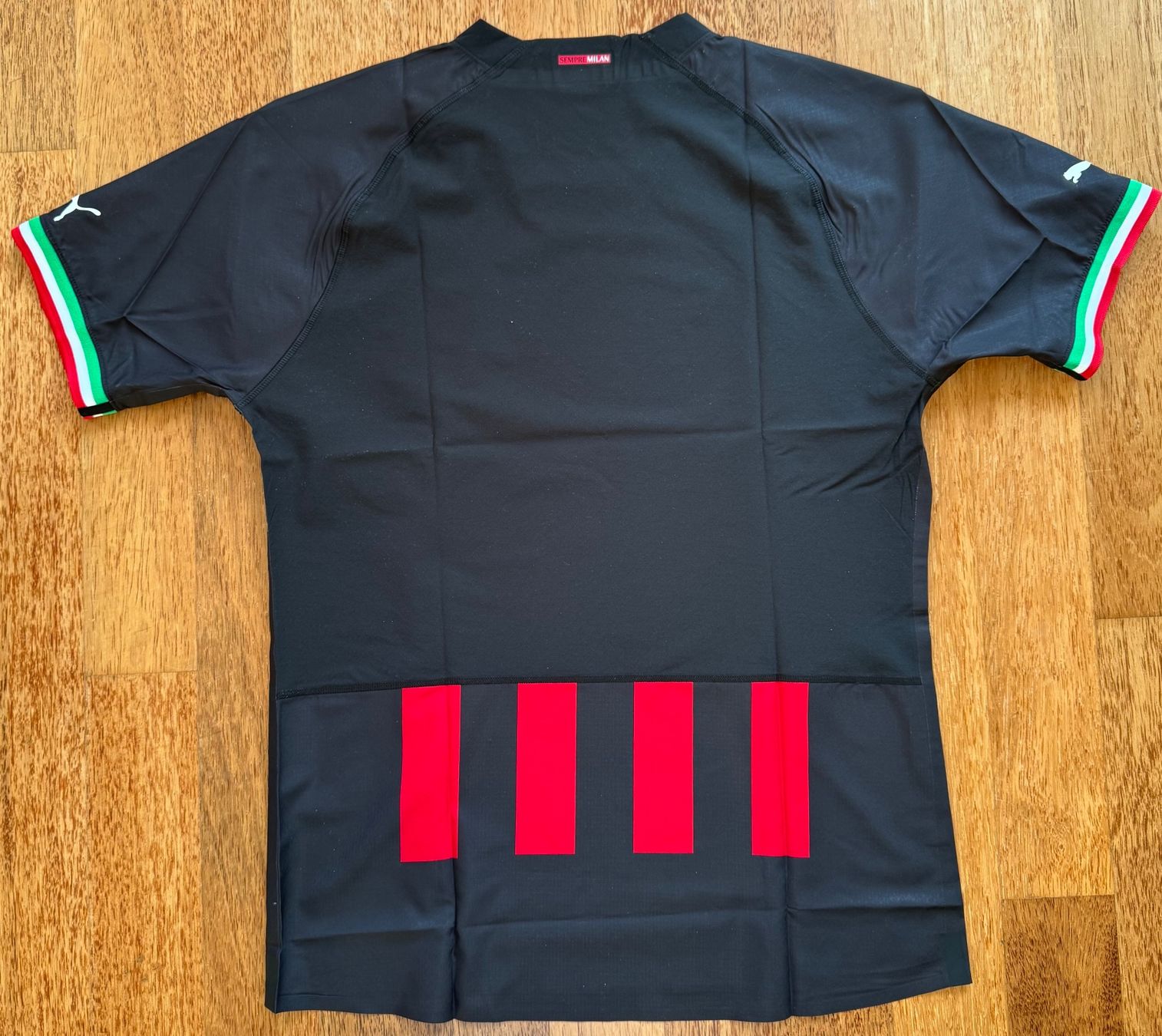 Puma Leibchen & Hosen: AC Milan home Shirt - Authentic Version - Saison 2022/23 – Neu (gemäss Beschreibung) aus Hermetschwil-Staffeln von Beat131 2