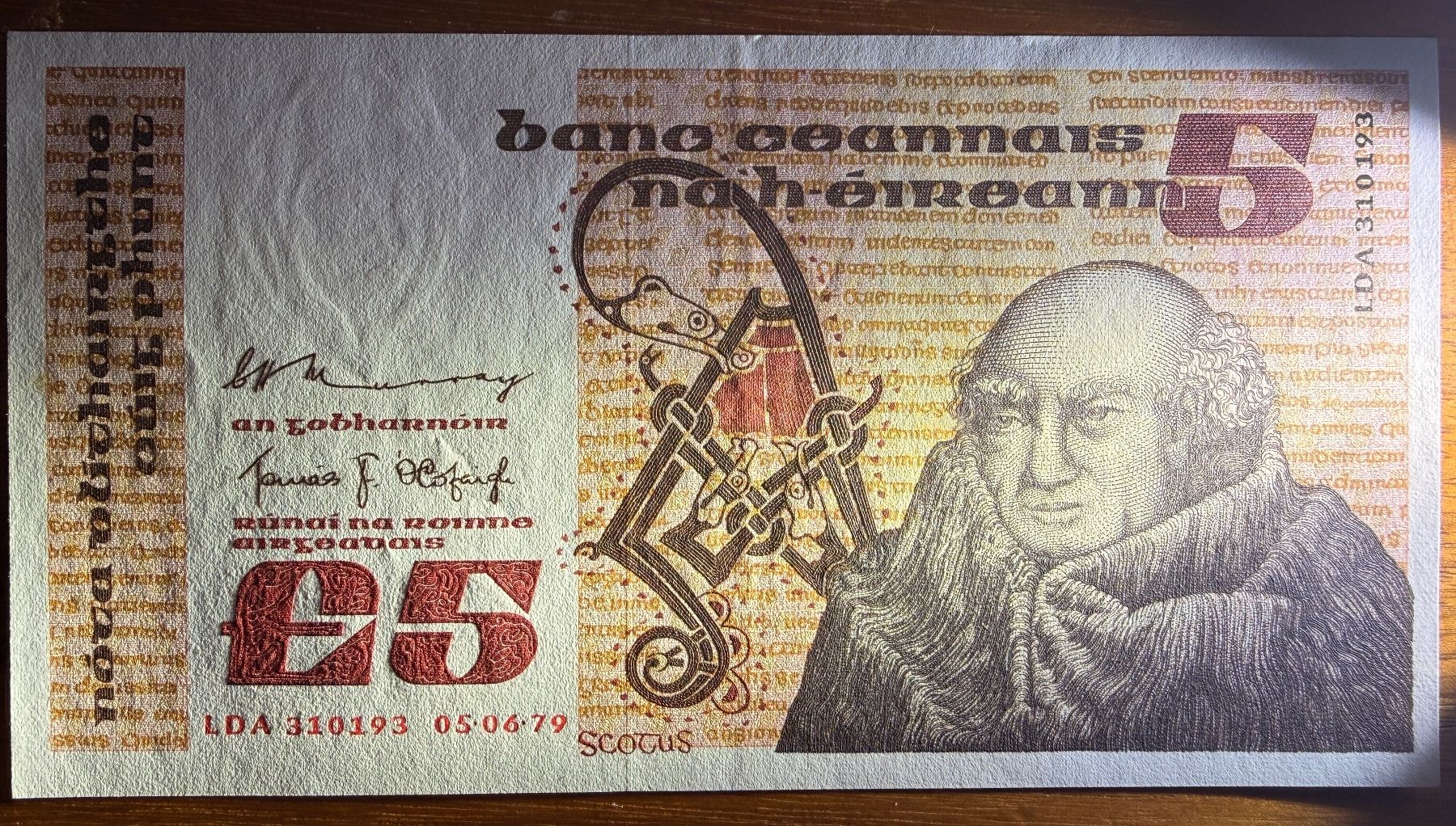 Banconote: Ireland 5 Pounds 1979 P-71c – Usato da Zürich venduto da Polarcita 2