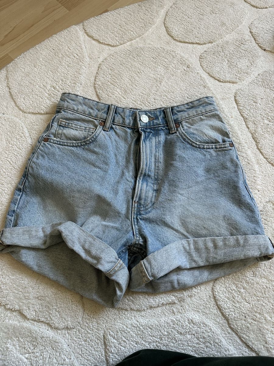 Zara Pantaloni: Zara Jeansshort – Usato da Basel venduto da ronjalg
