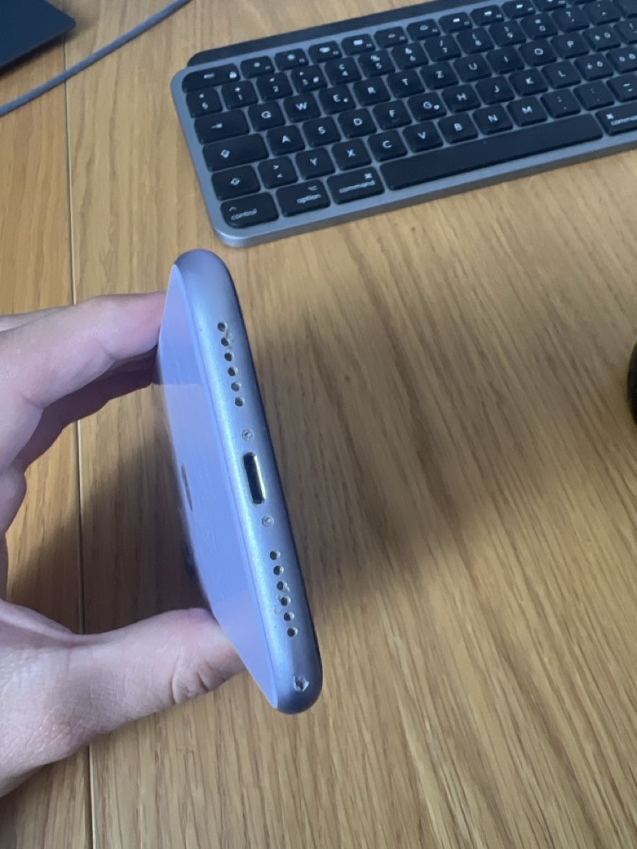 Apple Portables: Iphone 11 defekt – Défectueux à Jona par AlejandroK01 2