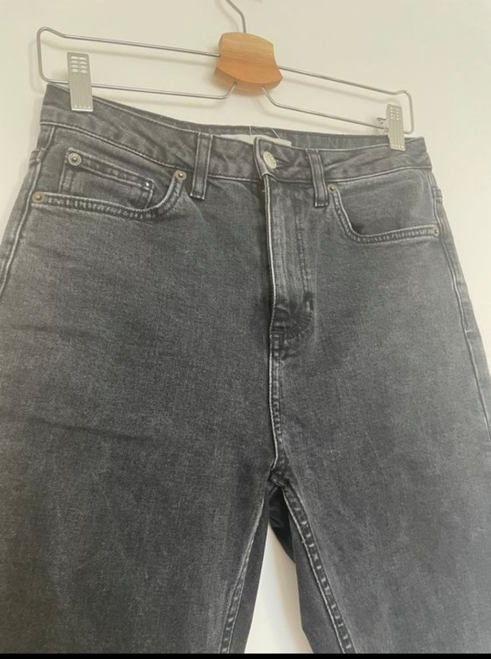 Topshop Jeans: Jeans Topshop Grau-schwarz – Usato da Zürich venduto da Nadsh 1