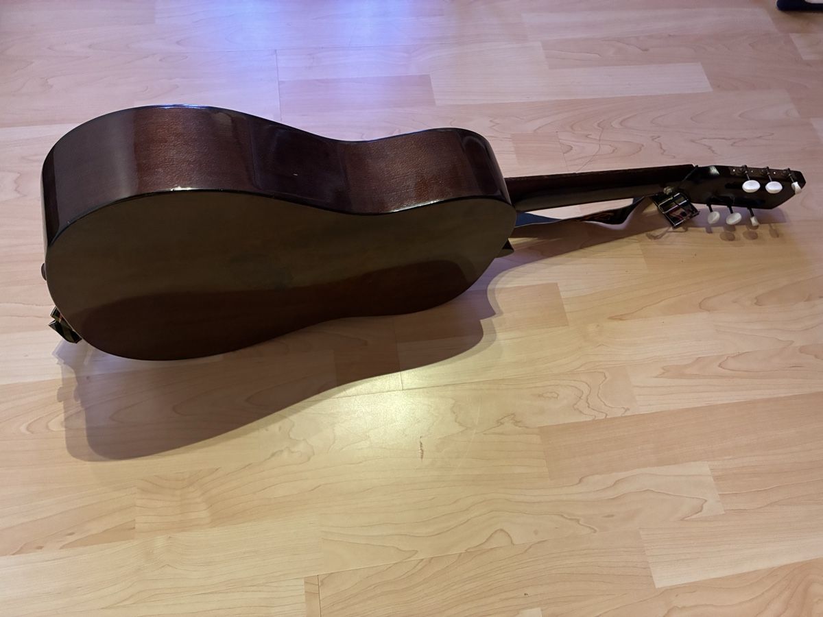 Instruments de musique: Gitarre Royal – Défectueux à Lütisburg par Nadine_I_1990 3