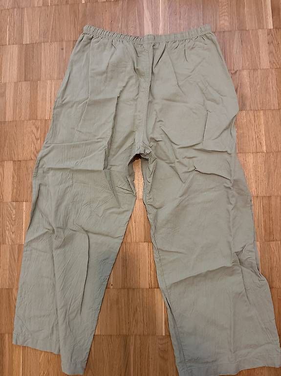 Pantalons: Uniqlo Leinen Hose – D'occasion à Zürich par san_7n2l 1