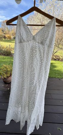Robe d'été H&M blanche en broderie anglaise - Taille M