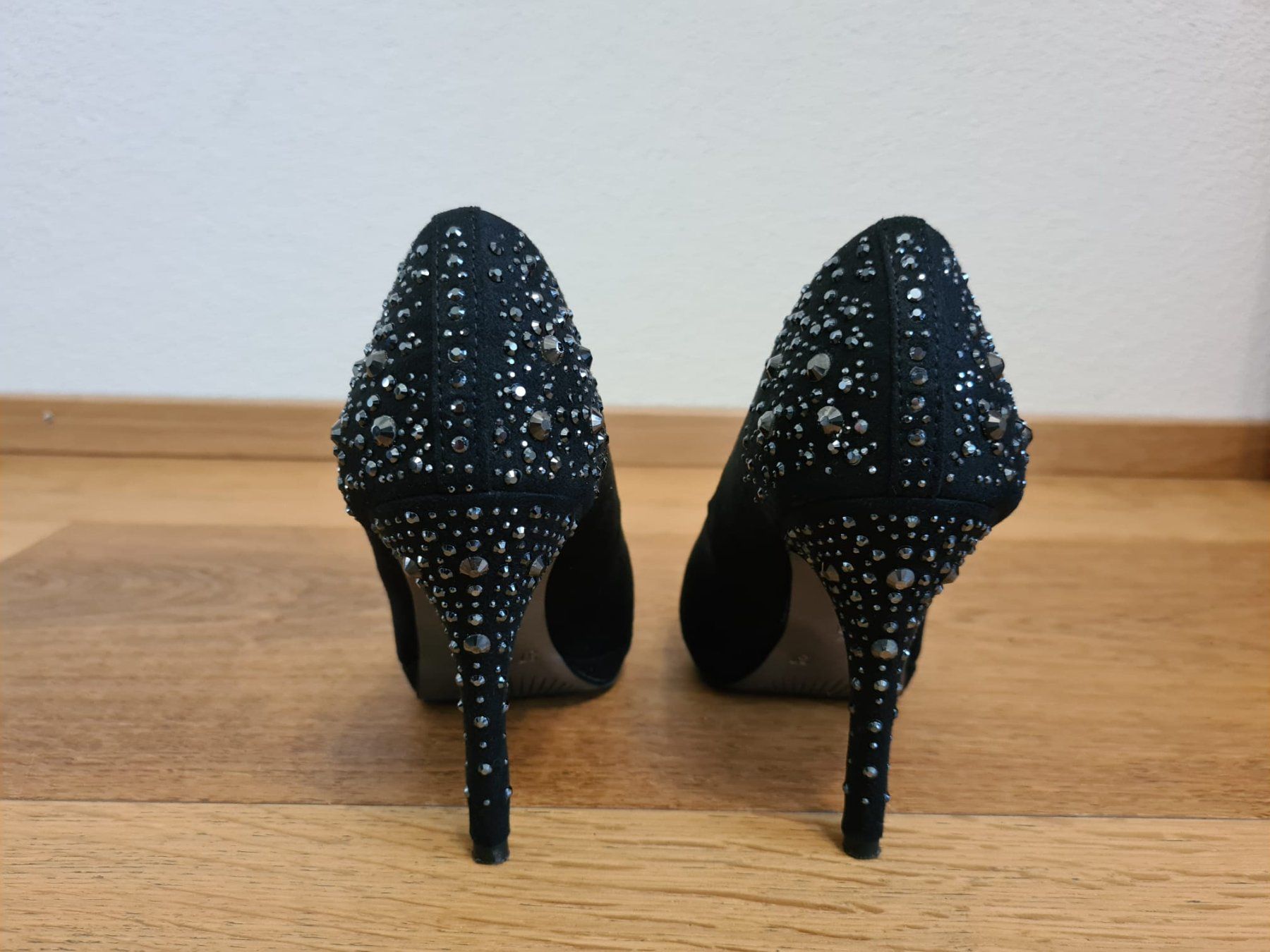 Scarpe da donna: Pumps mit Strasssteinen – Usato da Root D4 venduto da DMA02 3