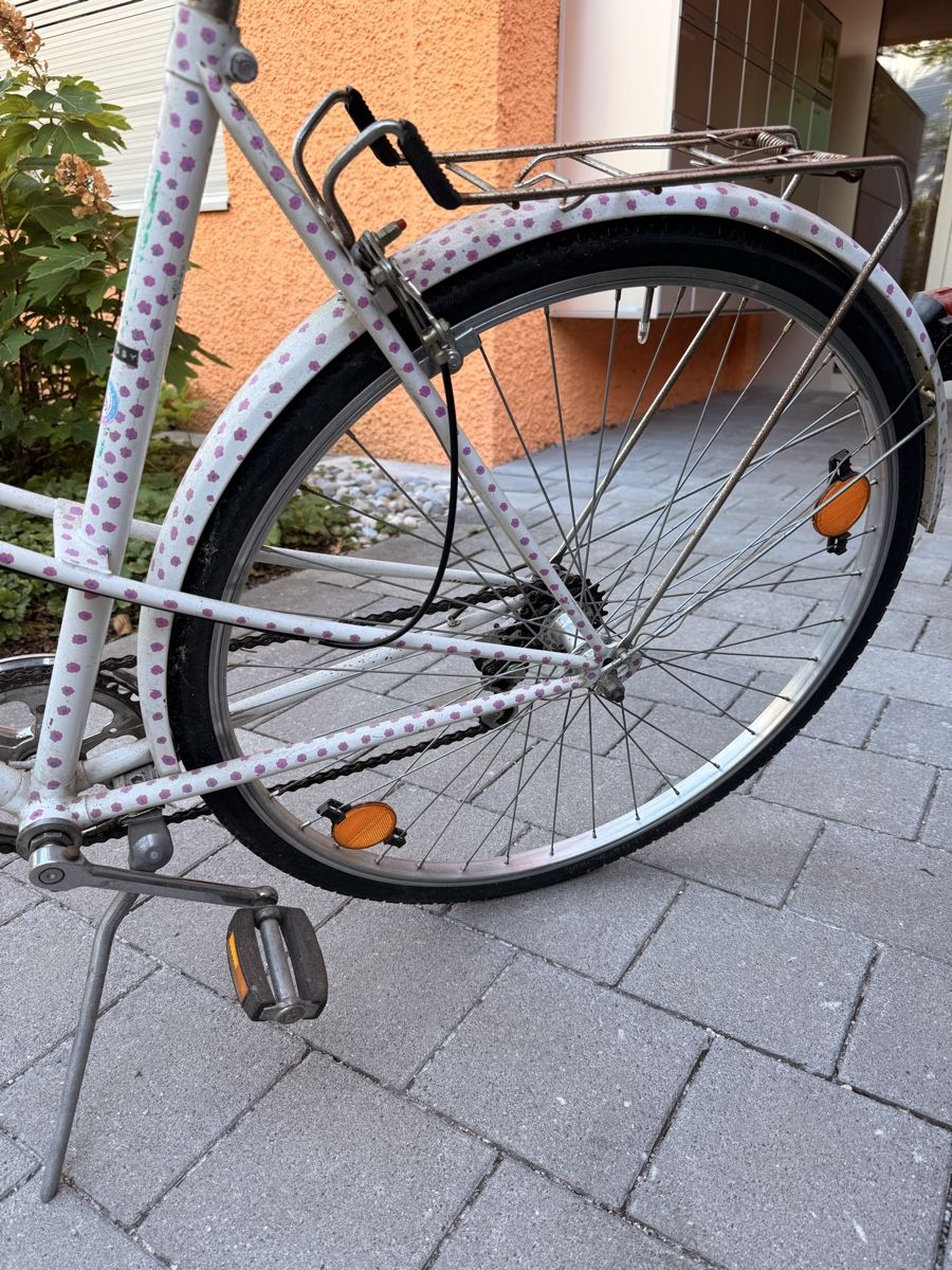 Biciclette: Weisses Velo mit pinken Blumen – Usato da Dübendorf venduto da elisa_kh 3