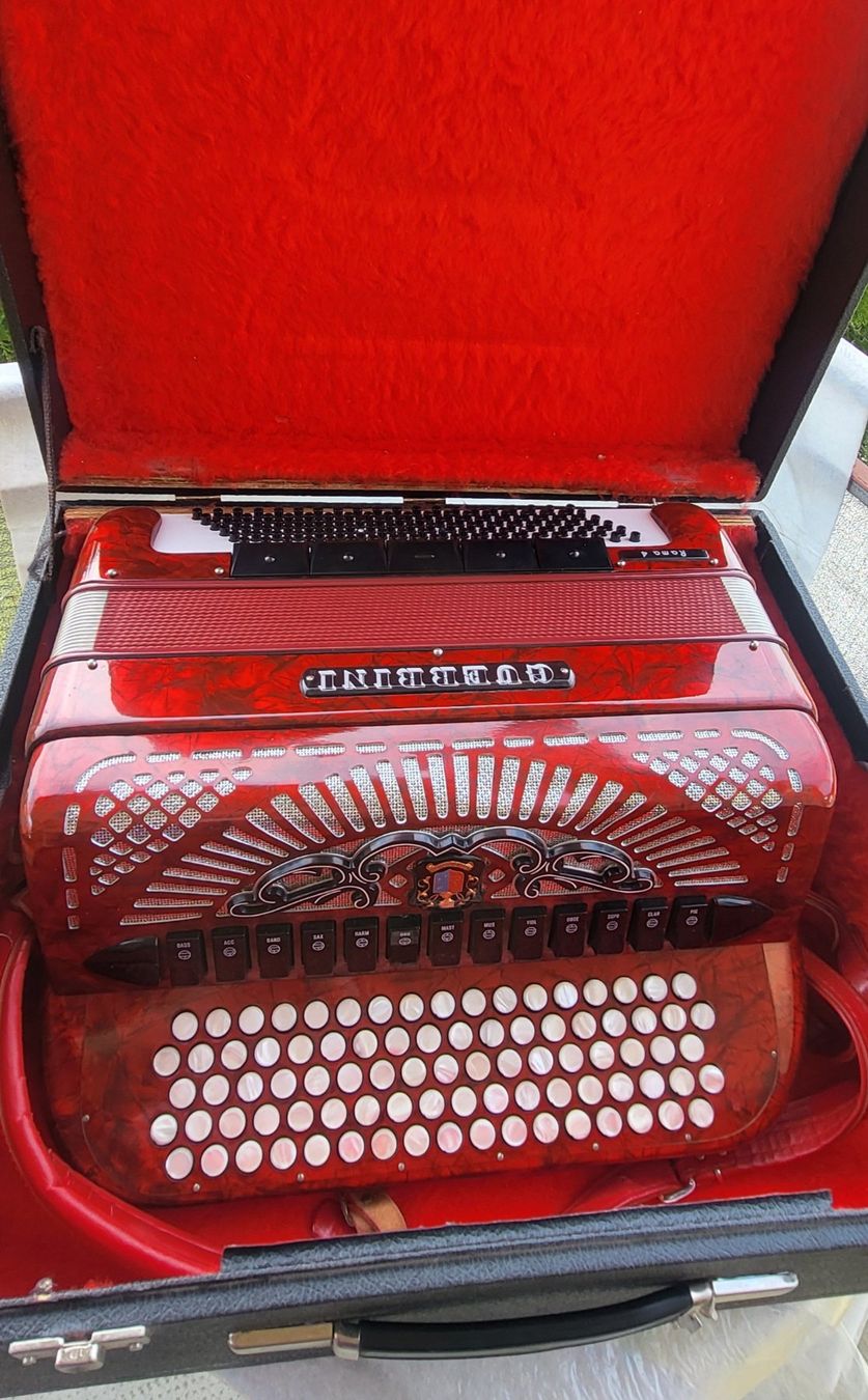 Strumenti musicali: Accordéon Guerrini 4 voix C griff – Usato da Penthalaz venduto da EvandroLuz 6