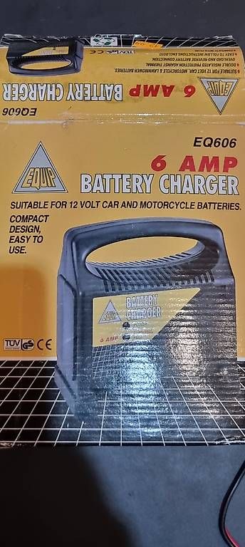 Batterie-Ladegeräte: Motorrad oder Auto Batterie Ladegerät – Gebraucht aus Baar von iainmathews 2