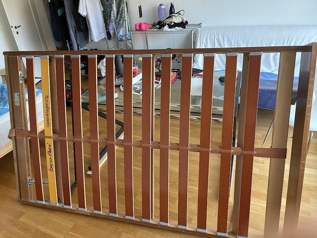 Letti: Bettgerüst mit Latten 120x200 – Usato da Uster venduto da liu_66k9 1