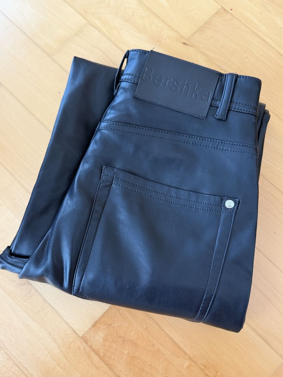 Bershka Hosen: Bershka Lederhose schwarz – Neu (gemäss Beschreibung) aus Wil SG von fam_r6xv 2