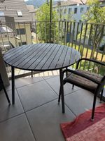 Gartentisch mit 2 Stühlen zu verkaufen