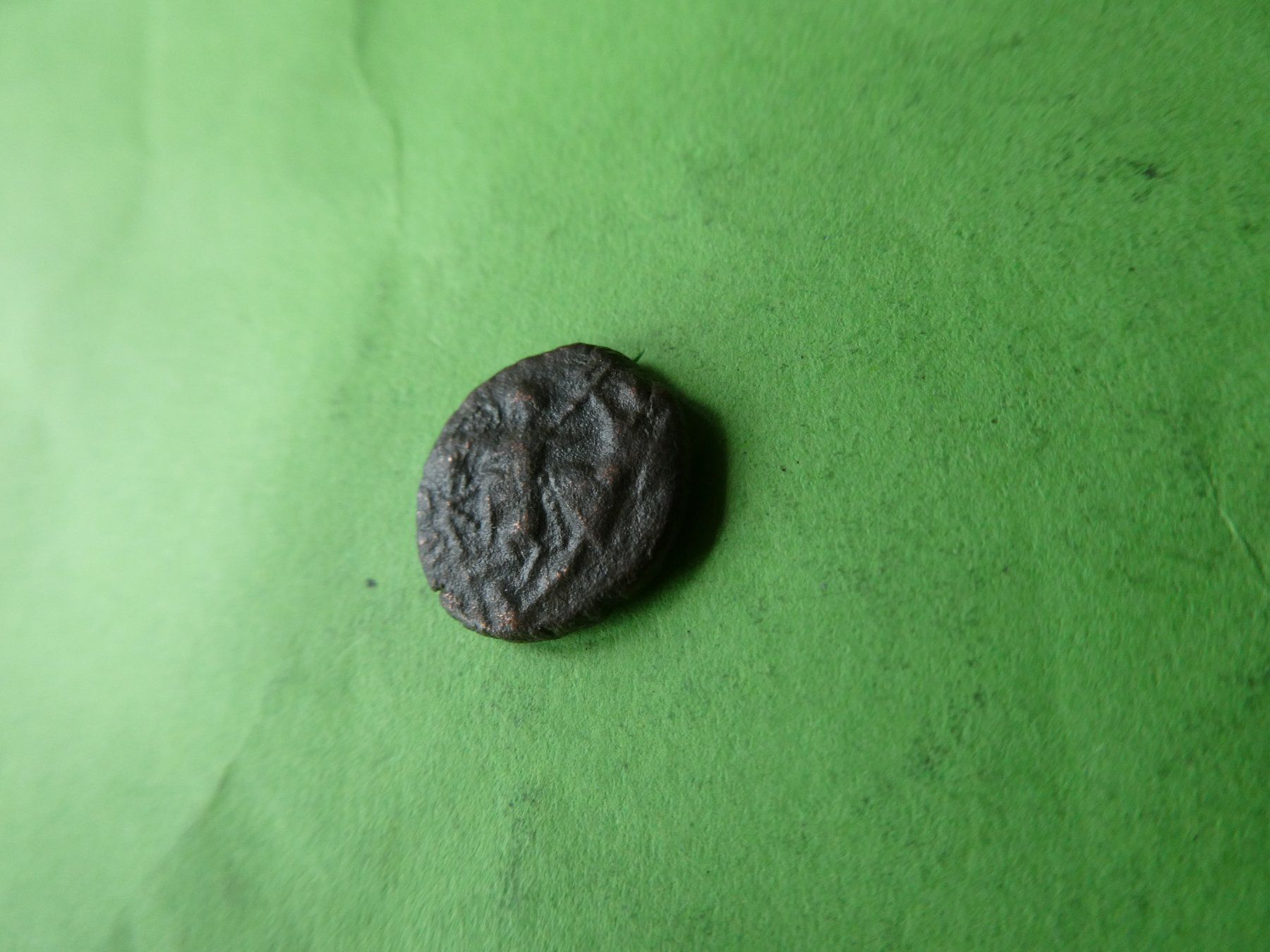 Alle Münzen: uralte Bronzemünze 14 mm     2.11 g – Gebraucht aus Hinterforst von Rohusri 3