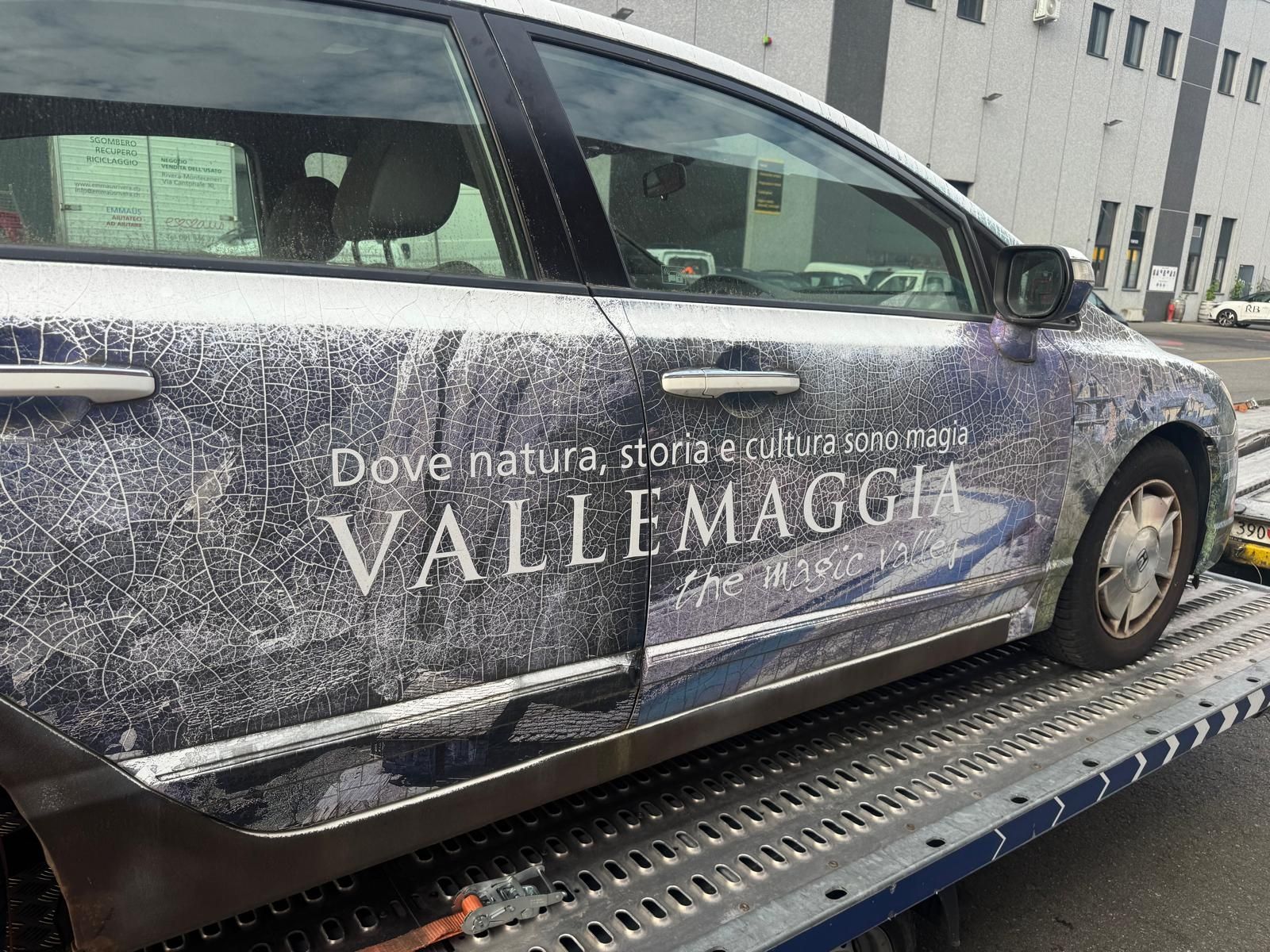 Honda Automobili: Honda Civic Hybrid – Usato da Cadenazzo venduto da LuismacchineSagl 3