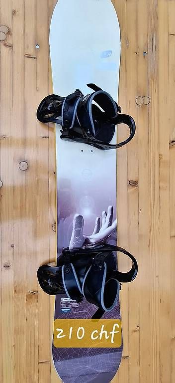 Boards: Snowboard mit Bindungen – D'occasion à Netstal par ebarbara01