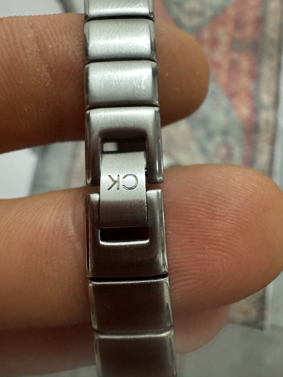 Calvin Klein Montres: Calvin Klein Watch ladies silver tone  – D'occasion à Gerlafingen par naj_vj8s 6
