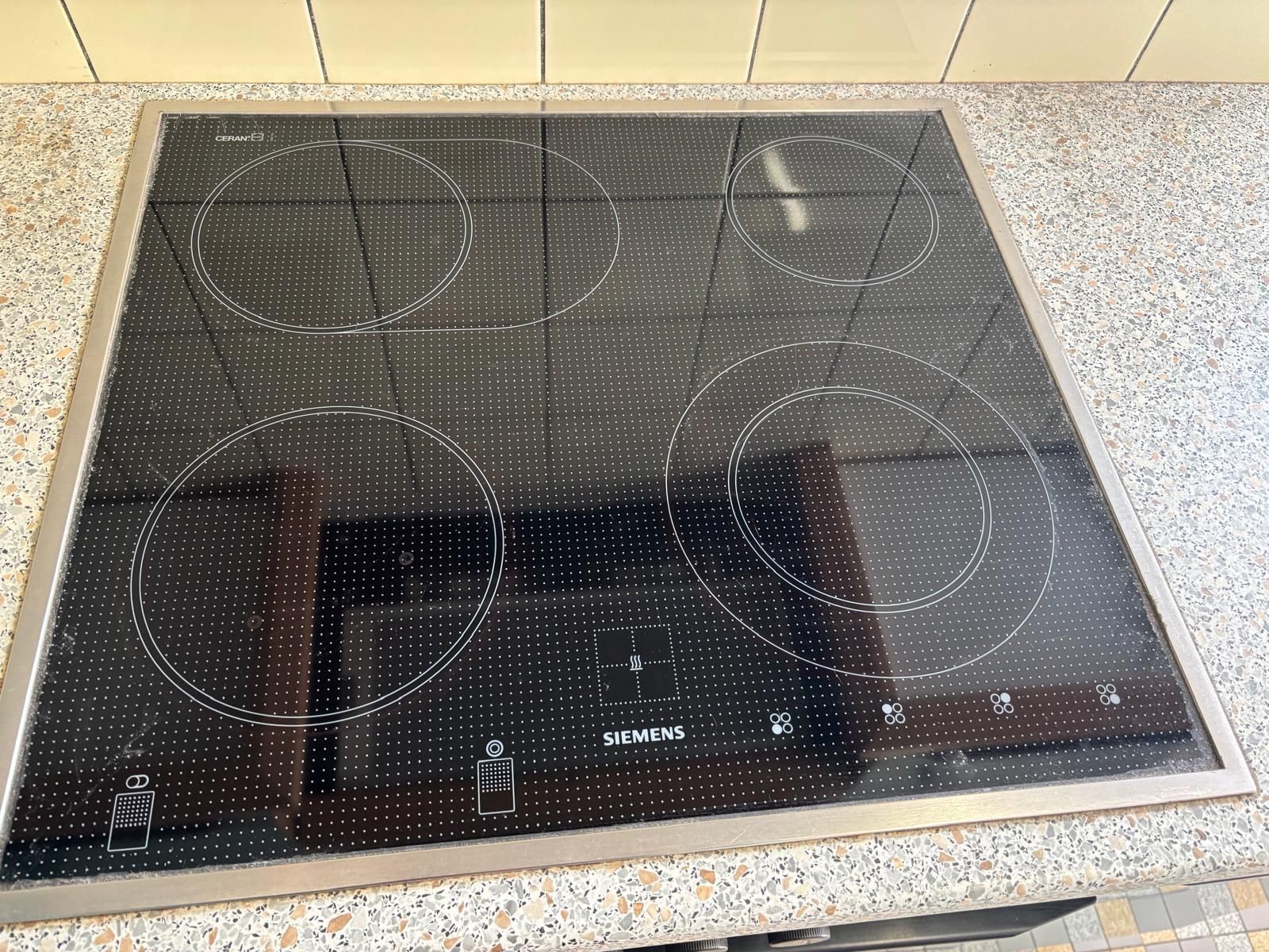 Cucine complete: Cuisine SCHMIDT + Electroménager SIEMENS (four, plaques...) – Usato da Avenches venduto da mor_5sy6 6