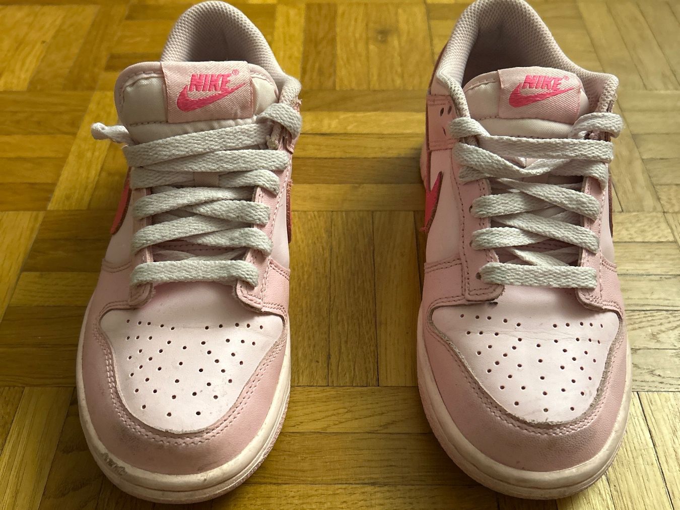 Nike Scarpe per ragazze: Baskets Nike Dunk Low rose t. 36,5 – Usato da Versoix venduto da ale_v9y6 1