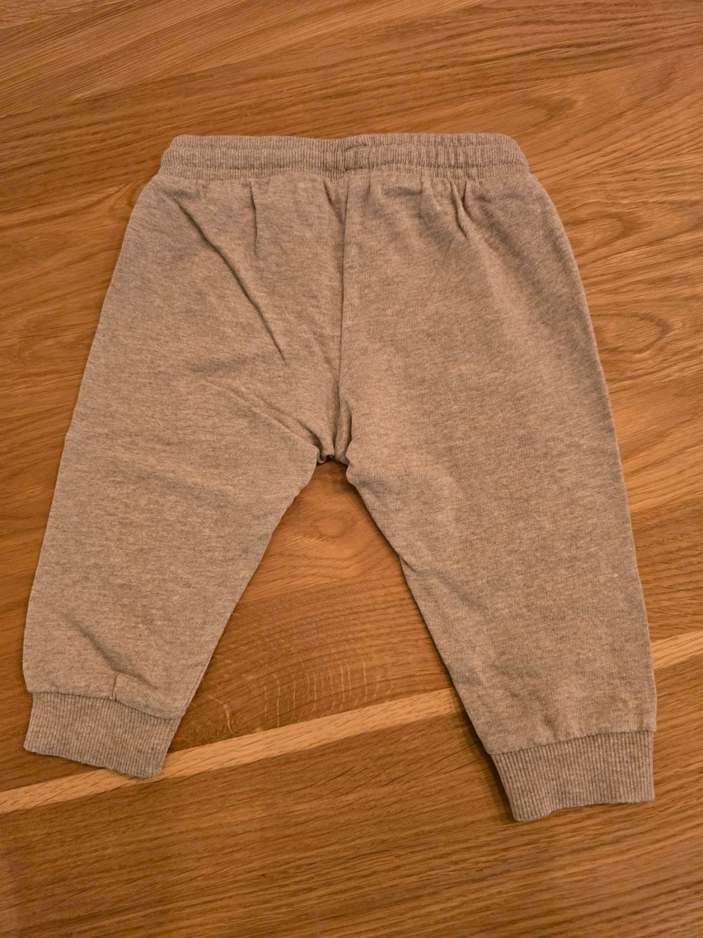 H&M Pantaloni: Trainerhose H&M Gr. 74 – Usato da Zäziwil venduto da Seisler 1