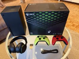 Xbox Series X 1 TB + 1 TB 2 Controller & Wireless Headset
